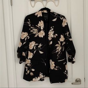 Dynamite Black Floral Blazer